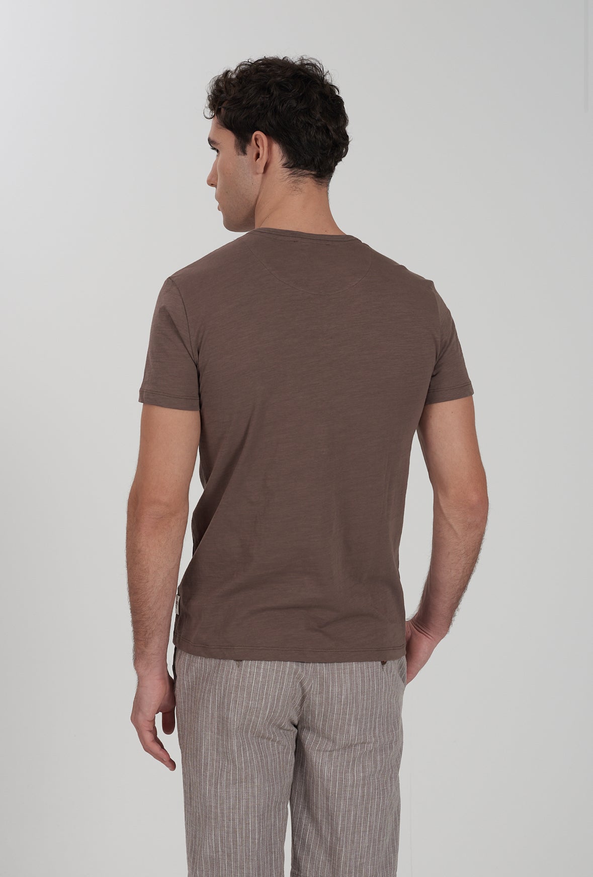 T-shirt con applicazione tasca YES ZEE